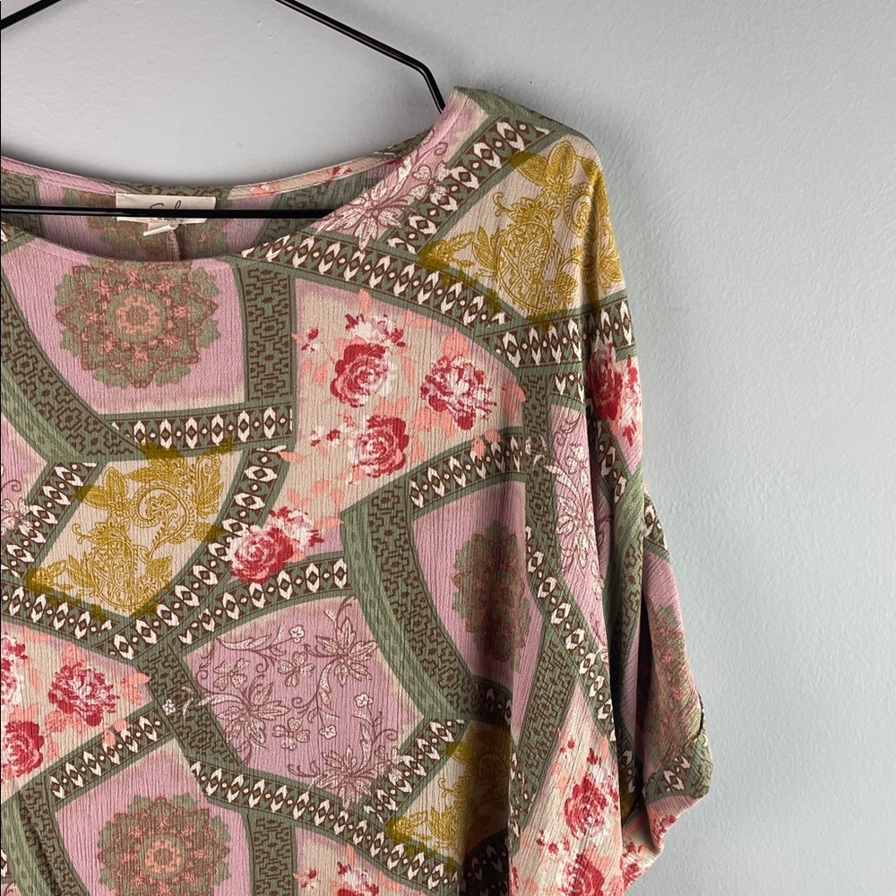 Easel Women's Pink Patchwork Floral Dolman Top Size S - Picture 2 of 10